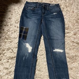 NWOT Natural Reflections boyfriend jeans. Size 2.